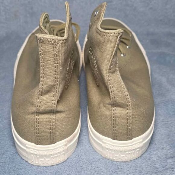 Athletic_Shoes